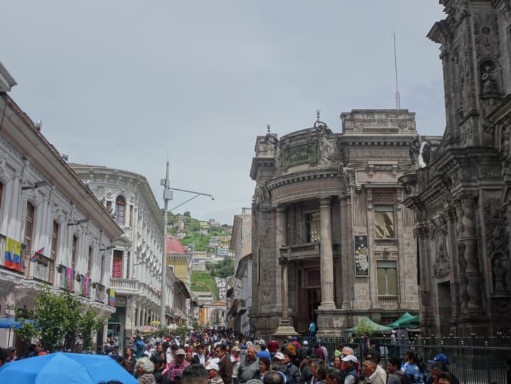 Les rues bondées le dimanche