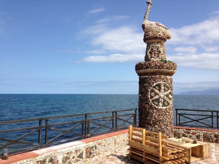 Statue en coquillages