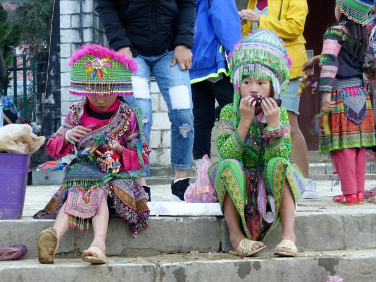 Ces jolis petits minois en costume traditionnel