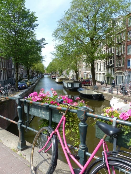 Amsterdam et ses fameux canaux.