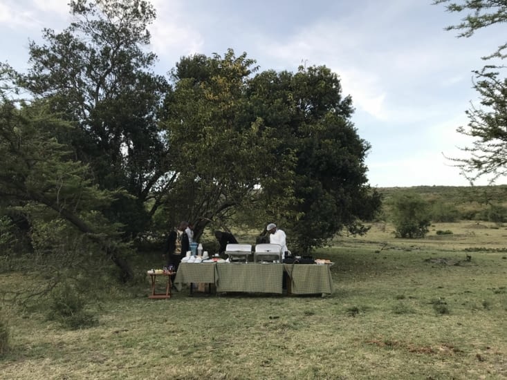 petit déjeuner dans la brousse