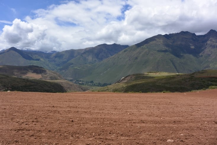Paysage sur le chemin avant les salinas