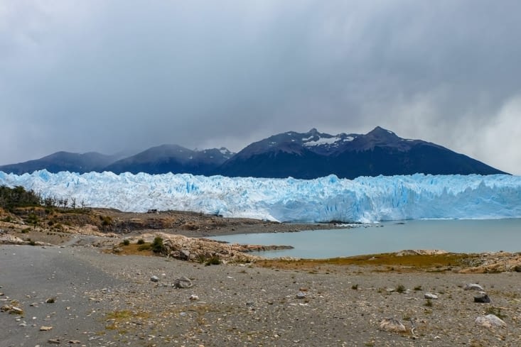 La plage aux pieds du Glacier Perito Moreno