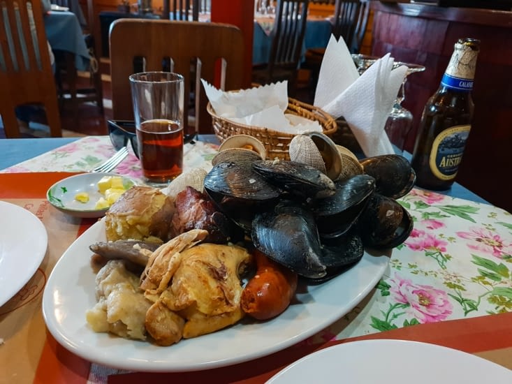 Castro - le "Curanto" plat typique de l'Île de Chiloé