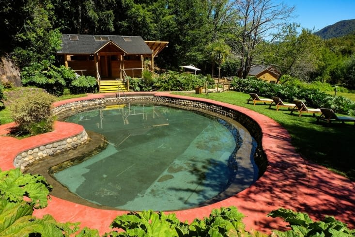 Termas de Menetue - piscine extérieure exlusivement pour adultes