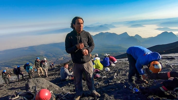 Volcan Villarrica - La fin du premier tiers, on enfile nos crampons