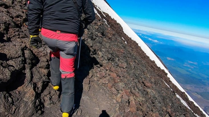 Volcan Villarrica - Le dernier tiers sur la roche volcanique