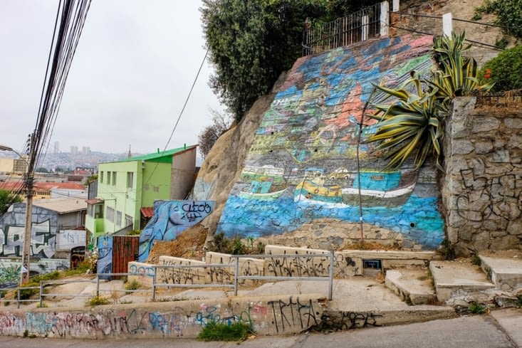Valparaíso - toutes les surfaces sont bonnes à peindre
