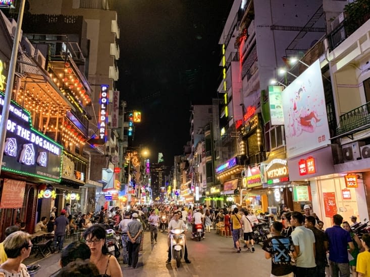 Ho Chi Minh Ville très animée le soir