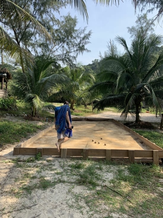 Le terrain de pétanque