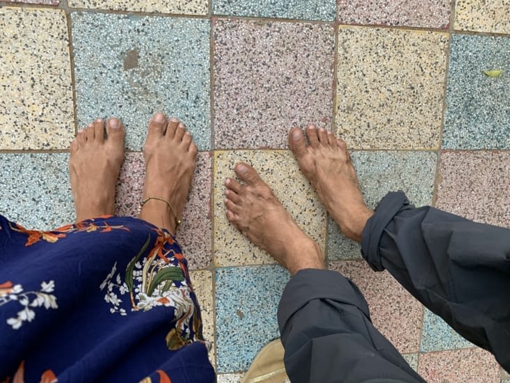 Nos pieds tout sal à force de marchef pieds nus dans les temples ?