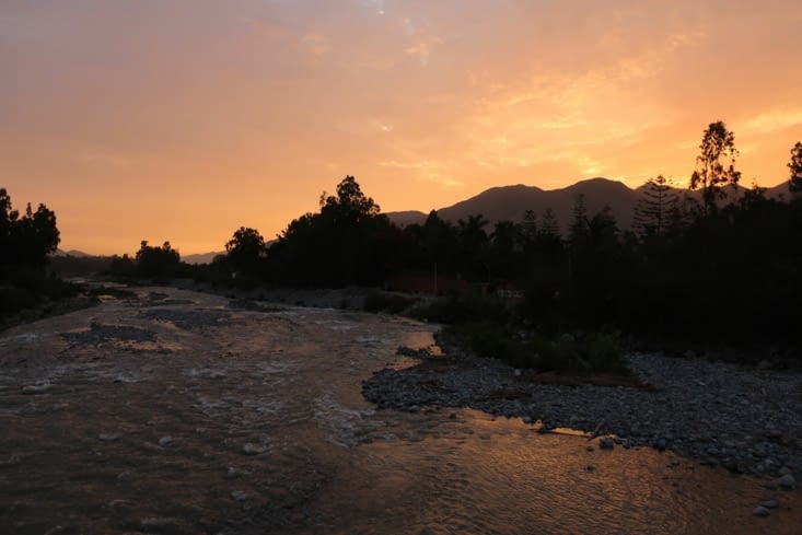 Sur la route pour Tombo (la ville la plus proche)