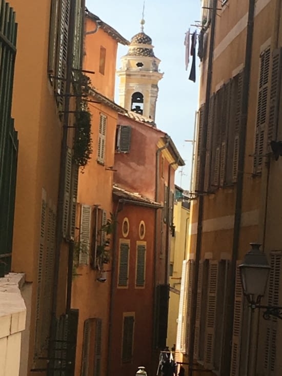 Nice la vieille ville, une architecture qui rappelle l'Italie toute proche.