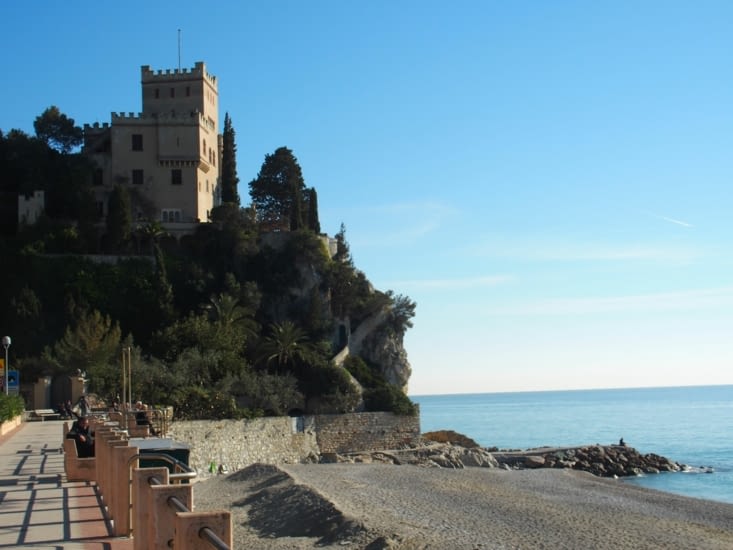 Au bord de la piste cyclable, l'histoire de l'Italie nous est contée.
