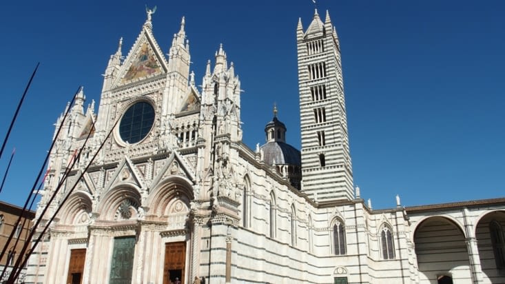Sacré, maison du Bon Dieu ! El Duomo de Sienne est splendide.
