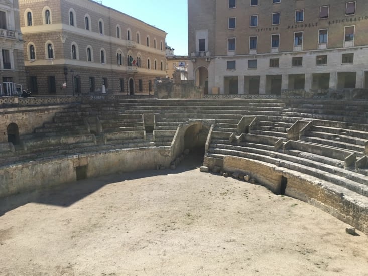 Joli amphi romain, en plein centre ville