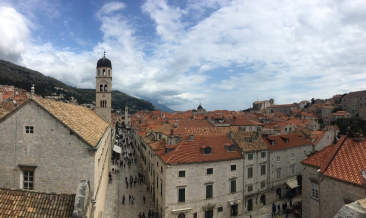 Toute la citadelle, sans voiture, ni moto, un rêve .