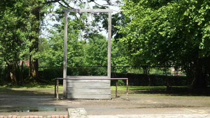 La potence où fut pendu le commandant du camp Rudolf Höss après son procès.