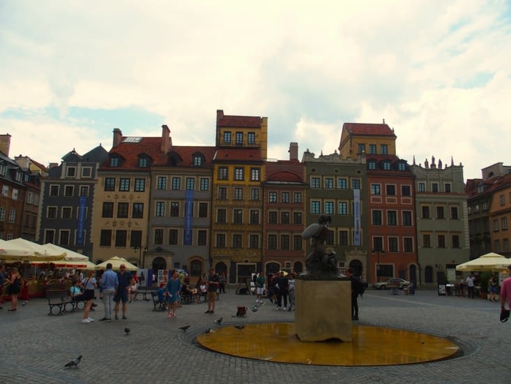 La même place d'un autre angle