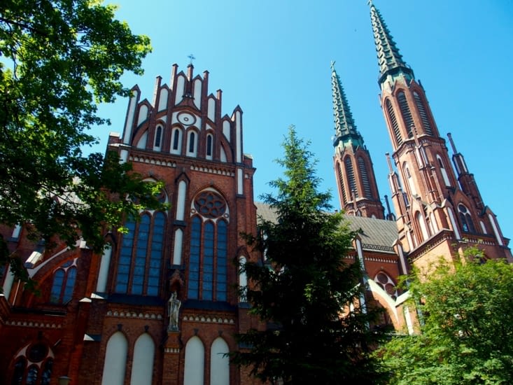 Les églises foisonnent à Varsovie et elles sont bien remplies.