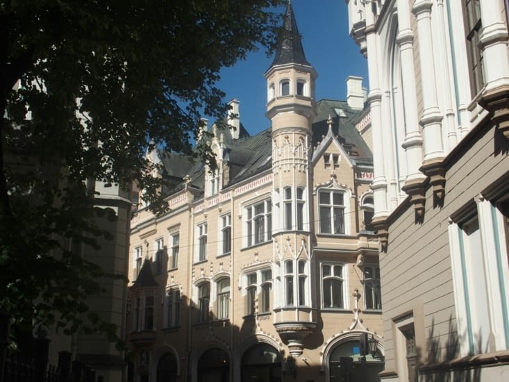 La ville foisonne d'immeubles plus beaux les uns que les autres.