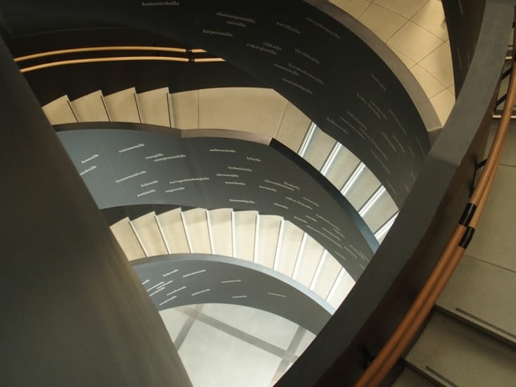 L' escalier de la bibliothèque me rappelle celui du Vatican
