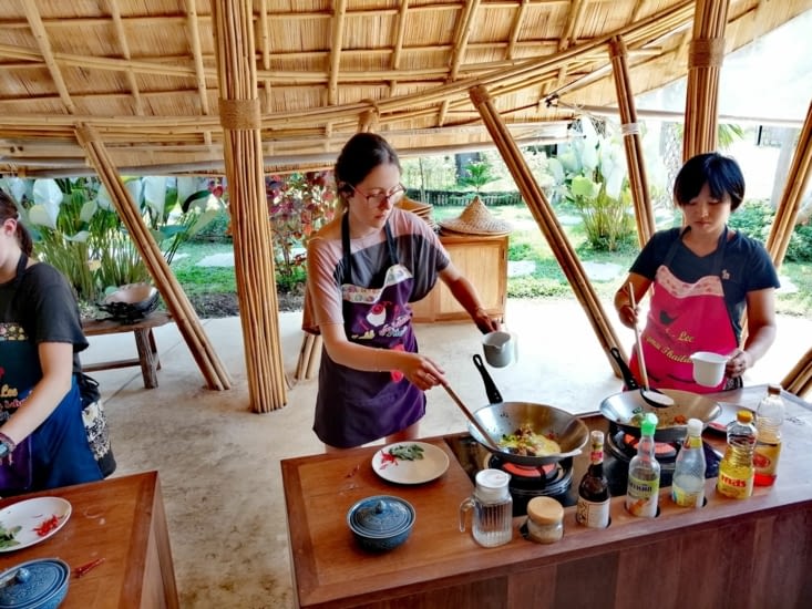 Alexiane de retour en cuisine.