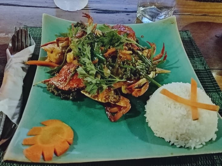 Délice de crabe au poivre vert.