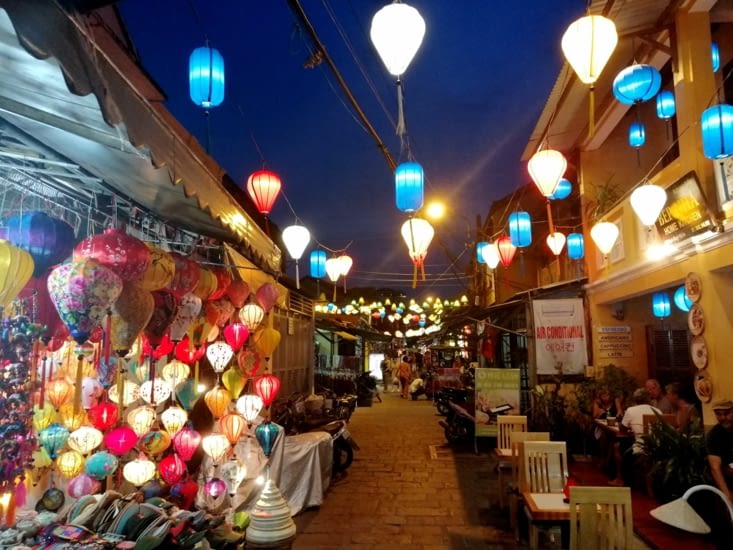 Magasin de lampions.