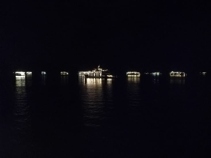 Constellation de navires.