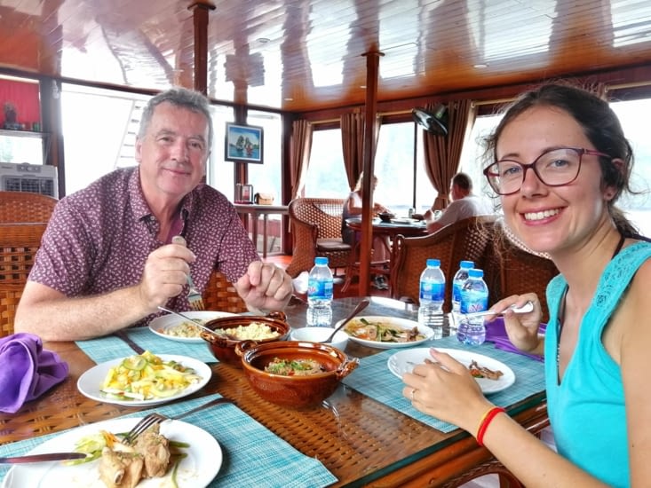 Retour à bord pour le repas.