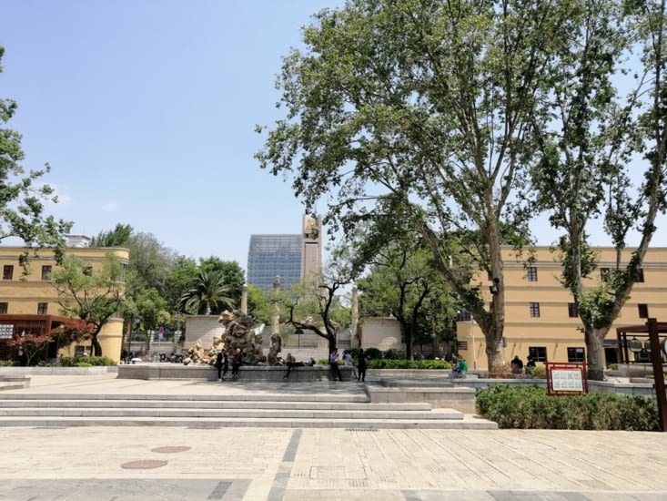 Monument de la victoire et "arbres des Français"