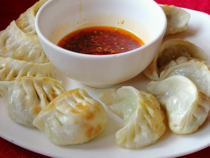 Raviolis farcis aux herbes et à la viande.