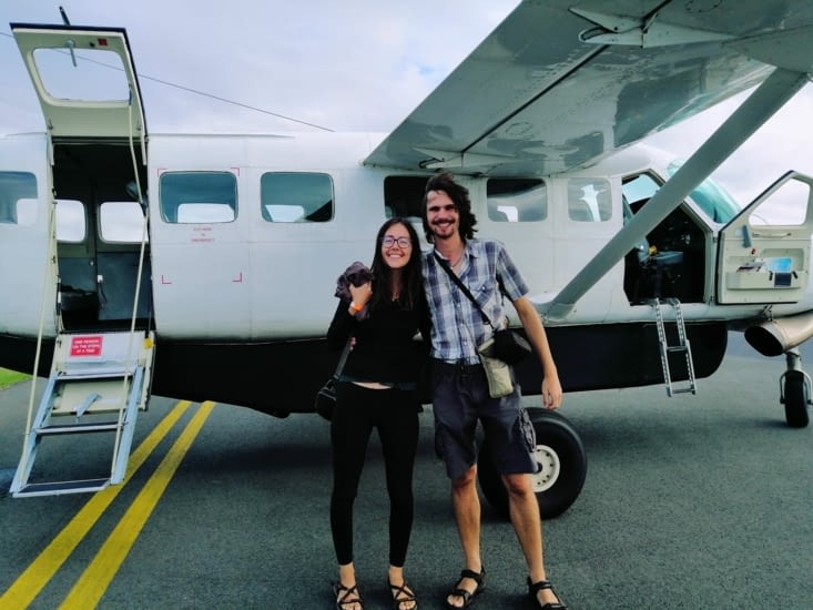 Nous devant l'avion.