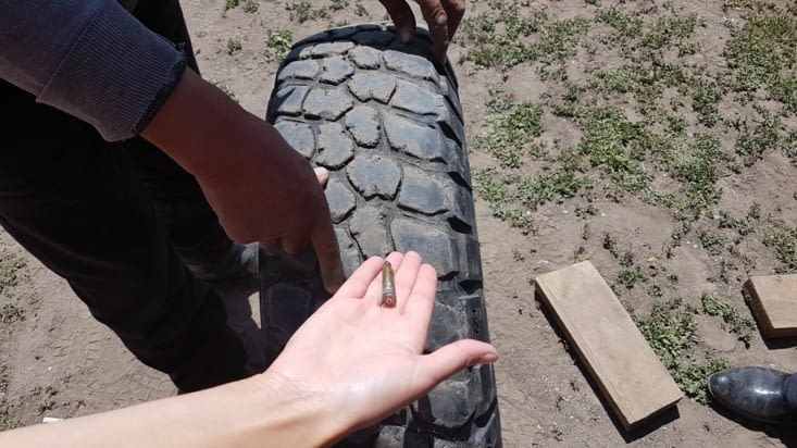La douille retrouvée dans le pneu