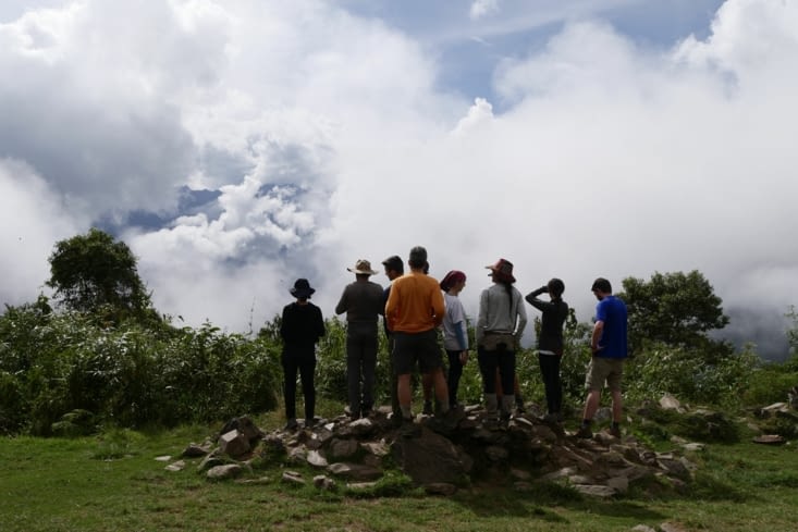 On attend que le ciel se dégage pour apercevoir le Machu Picchu