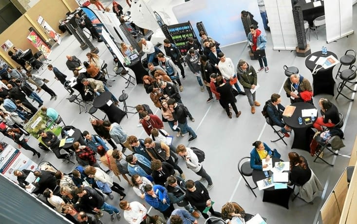 Affluence du public au job dating le mercredi