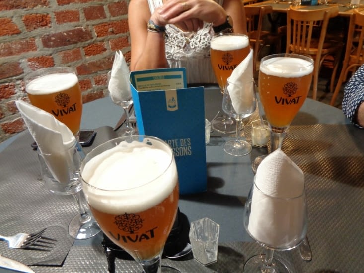 dégustation sur place de la bière "La Vivat"