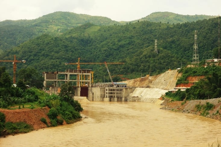 Barrage en construction / Dam under construction
