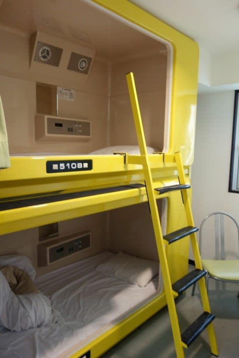 Hotel capsule / Capsule hotel