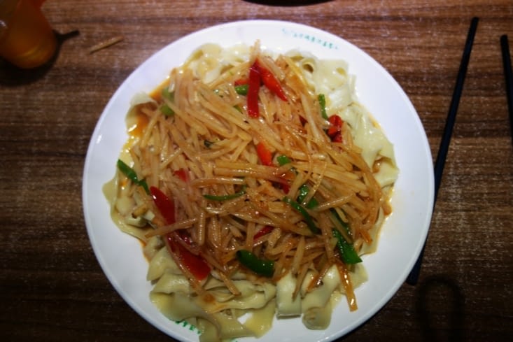 Nouilles + pommes de terre crues! / Noodles + raw potatoes!