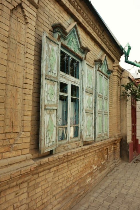 Dans les rues de Yining / In the streets of Yining