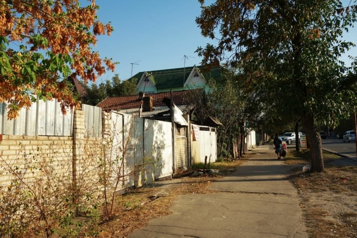 Rue près de l'hôtel / Street near our hotel