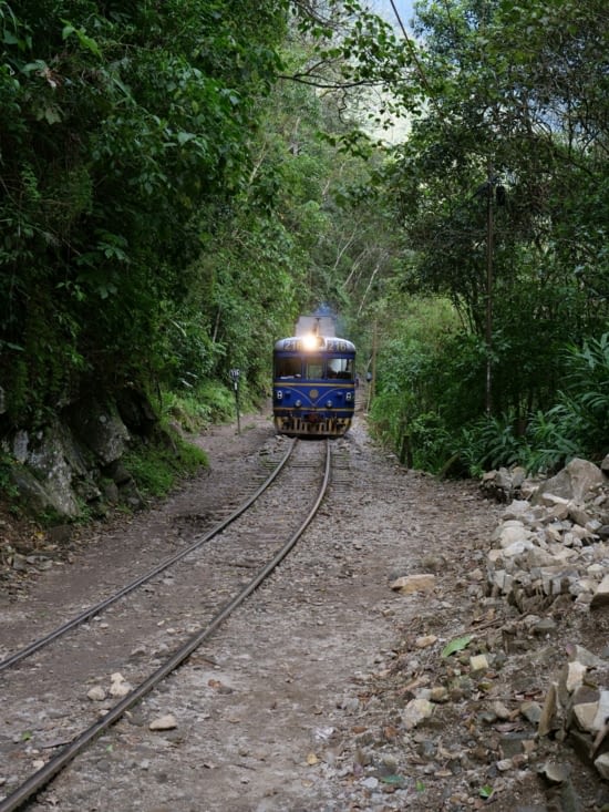 Le Peru Train qui relie Cuzco à la Stacion Hydroelectrica