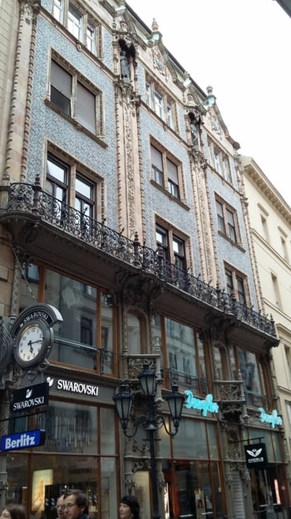 Dans l'ancienne rue commerçante des communistes