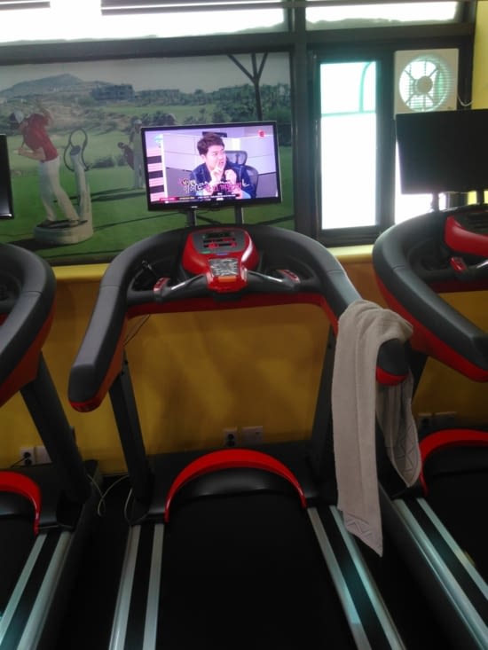 Les tapis de course, télé intégrée évidemment