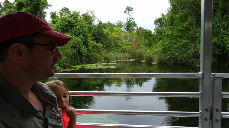 Bateau sur la rivière