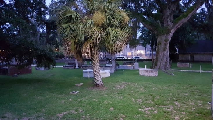 Le cimetière au crépuscule