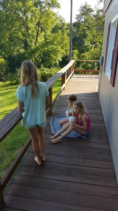 Petit dej' sur la terrasse à Waynesboro