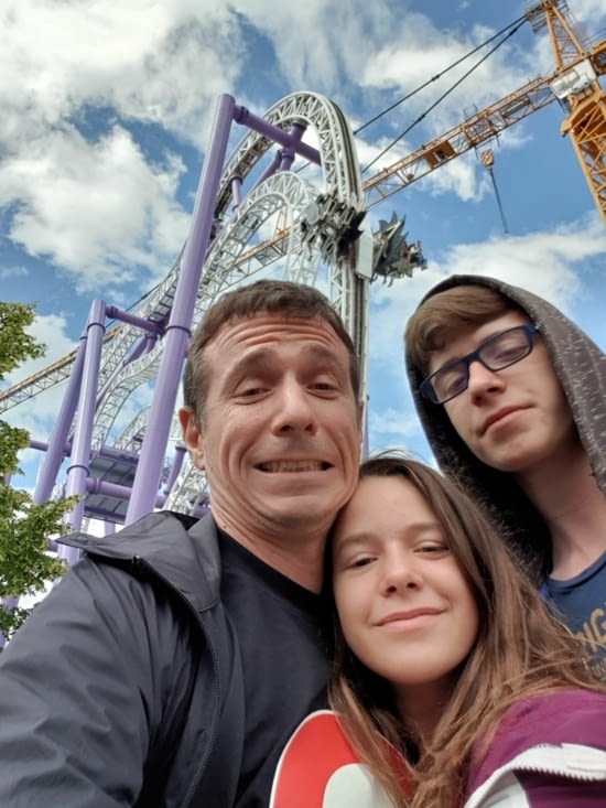 On y est de nouveau. Dans un parc avec des trucs qui bougent